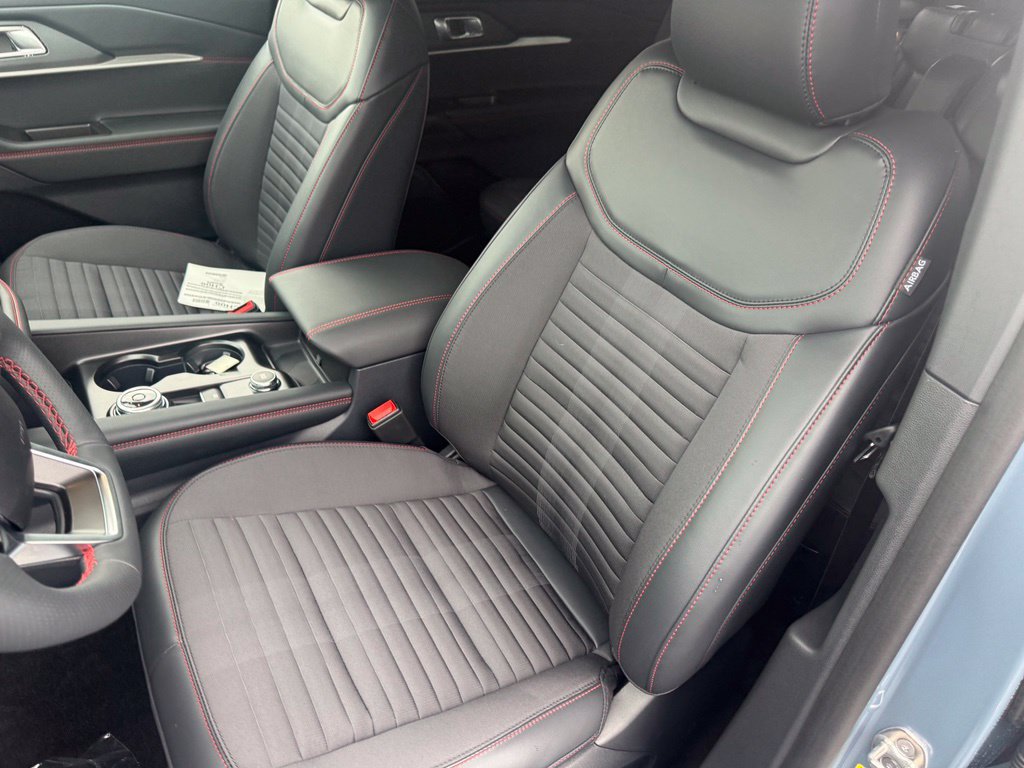 New 2026 Ford Explorer ST-Line w/ ST-Line Street Pack AWD/4WD image 20
