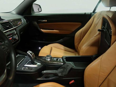 Used 2020 BMW 230i Convertible w/ Premium Package RWD image 37