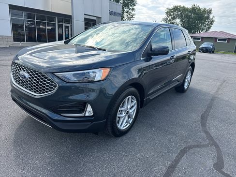 Used 2024 Ford Edge SEL w/ Convenience Package AWD/4WD image 3