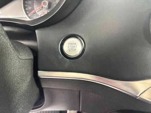 Used 2018 Kia Stinger GT1 AWD/4WD image 8