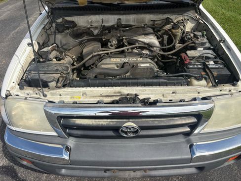 Used 2000 Toyota Tacoma PreRunner RWD image 7