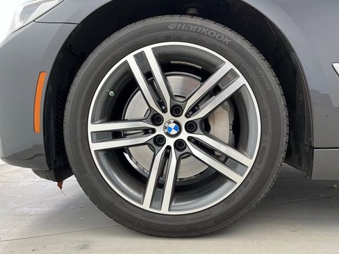 Used 2021 BMW 530i xDrive w/ Premium Package image 23