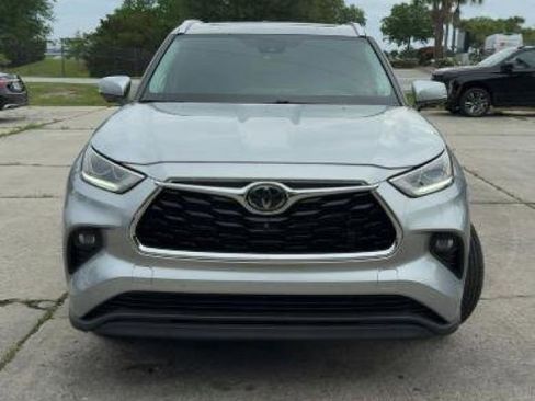 Used 2023 Toyota Highlander Limited AWD/4WD image 16