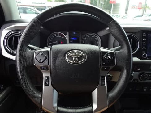 Certified 2022 Toyota Tacoma SR5 AWD/4WD image 24