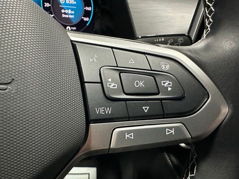 Used 2025 Volkswagen Atlas Cross Sport SE image 20