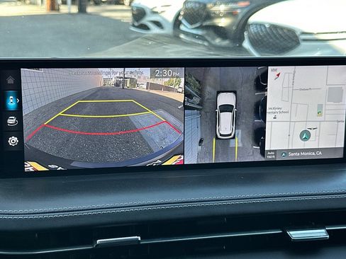 Used 2023 Genesis GV70 2.5T w/ Sport Prestige Package image 21