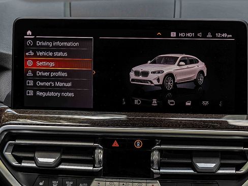 Used 2024 BMW X4 xDrive30i w/ Parking Assistance Package image 12