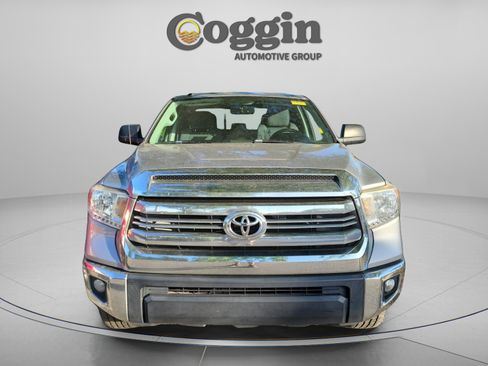 Used 2016 Toyota Tundra SR5 w/ SR5 Upgrade Package image 4