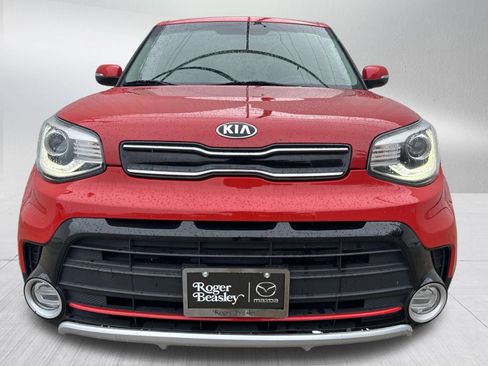Used 2017 Kia Soul ! w/ Tech Package FWD image 2