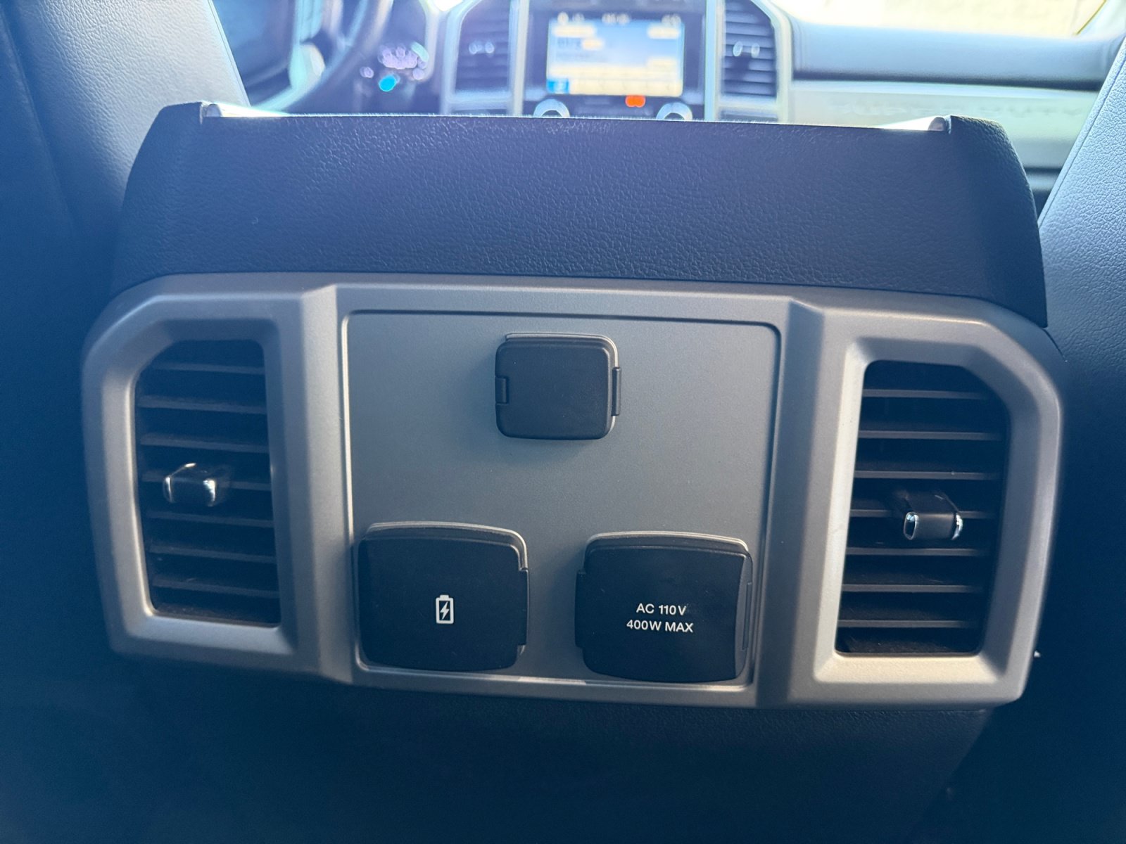 Used 2019 Ford F350 Lariat w/ Lariat Ultimate Package AWD/4WD image 32