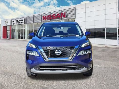 Certified 2023 Nissan Rogue SV image 2