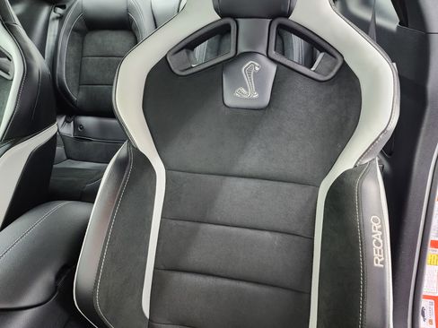 Used 2022 Ford Mustang Shelby GT500 w/ Technology Package image 36