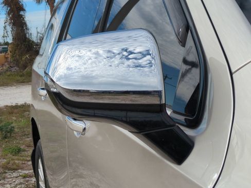 Used 2021 Chevrolet Tahoe Premier AWD/4WD image 12