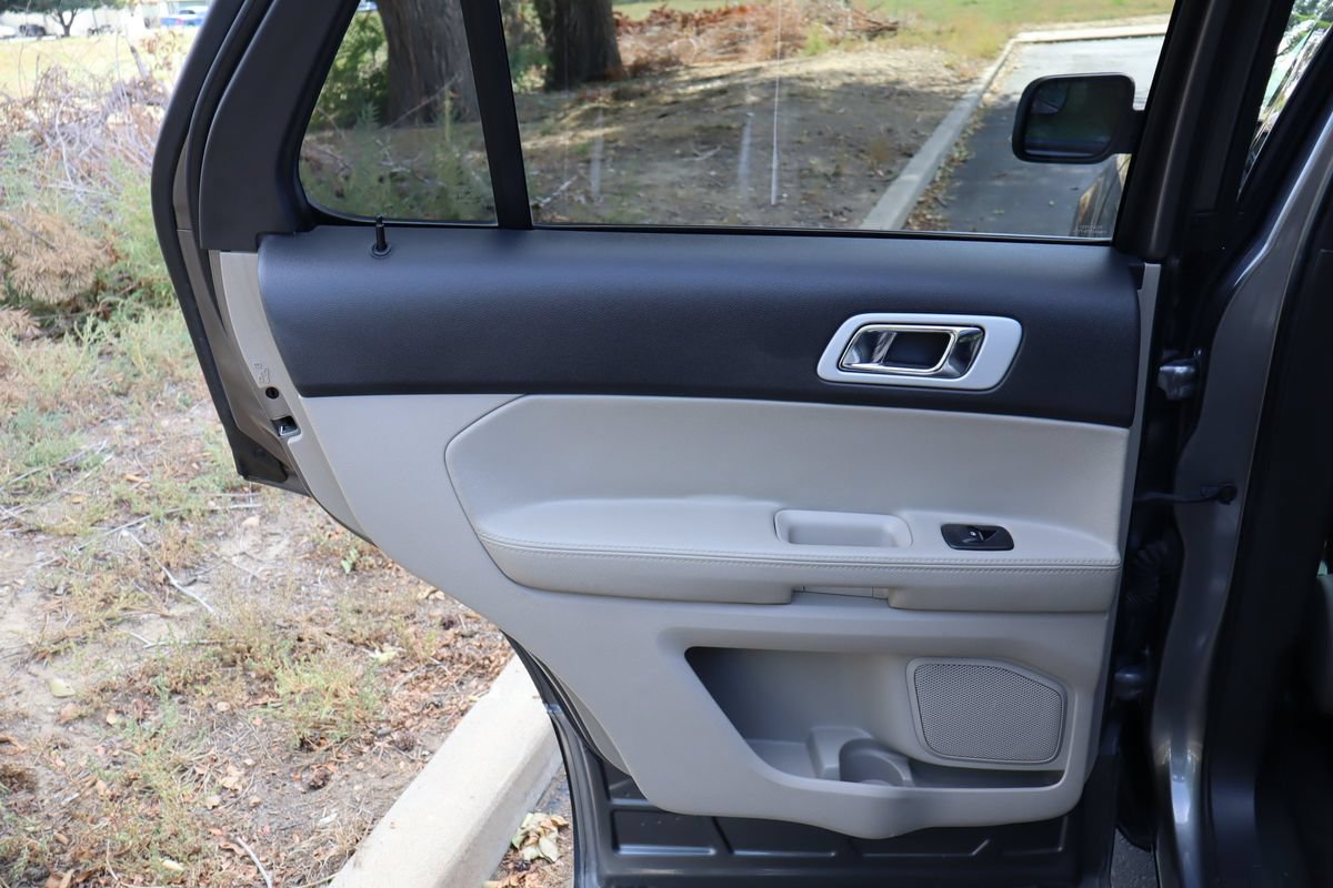 Used 2012 Ford Explorer XLT FWD image 26