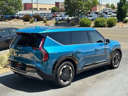Used 2024 Kia EV9 Land w/ Towing Package AWD/4WD image 35