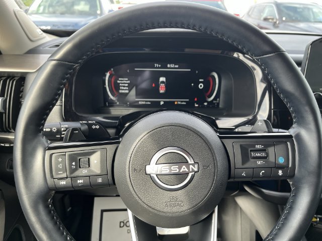 Certified 2025 Nissan Pathfinder Platinum w/ Cargo Package FWD image 14