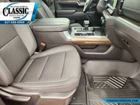Used 2024 Chevrolet Silverado 1500 LT Trail Boss AWD/4WD image 15