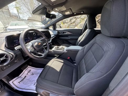 Used 2025 Chevrolet Equinox EV LT image 13