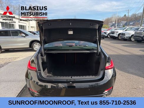 Used 2023 BMW 330i xDrive Sedan w/ Premium Package AWD/4WD image 9