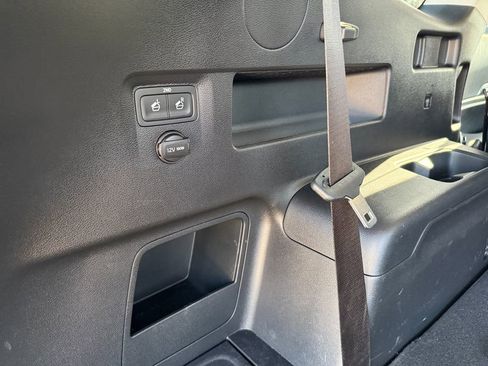 Used 2023 Kia Telluride LX AWD/4WD image 11