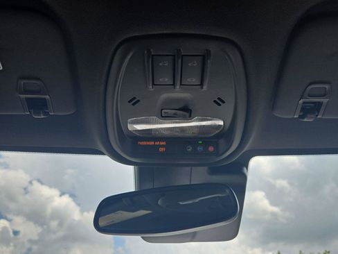 Used 2025 Buick Envista Avenir FWD image 20
