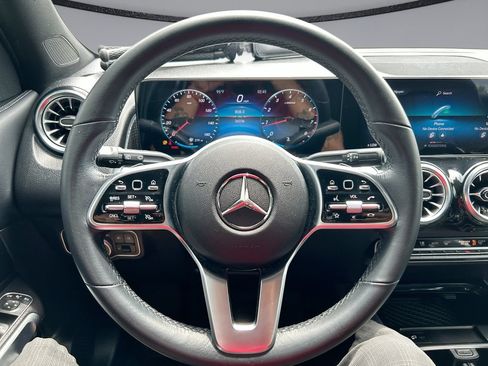 Used 2022 Mercedes-Benz GLB 250 image 15