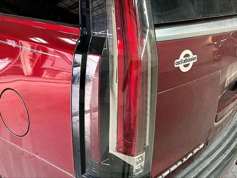 Used 2017 Cadillac Escalade Luxury RWD image 26