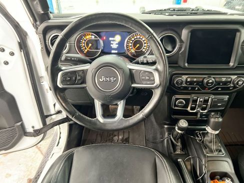 Used 2022 Jeep Wrangler Unlimited Sahara w/ Cold Weather Group image 20