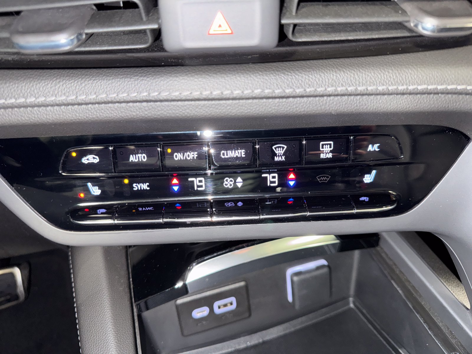 Used 2022 Buick Envision Essence w/ Sport Touring Package FWD image 19