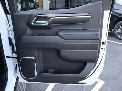 Used 2023 Chevrolet Silverado 1500 RST w/ Z71 Off-Road Package image 21