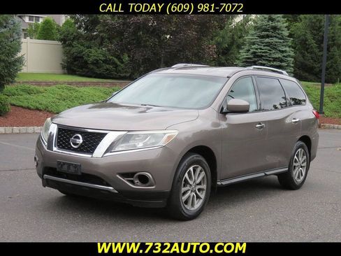 Used 2014 Nissan Pathfinder SV w/ Trailer Tow Package AWD/4WD image 1