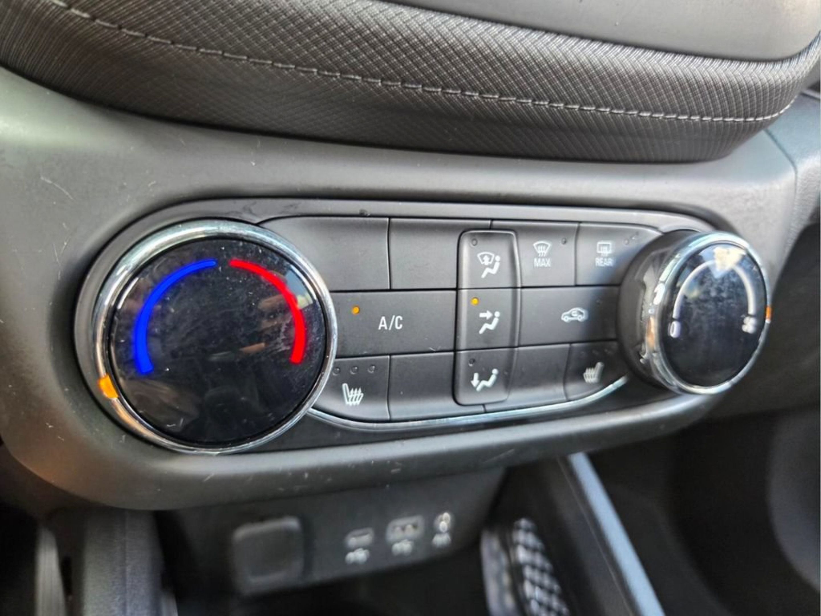 Used 2023 Chevrolet TrailBlazer LT FWD image 25