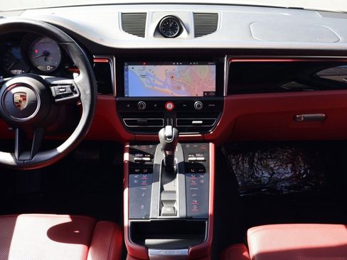 Certified 2023 Porsche Macan S image 20
