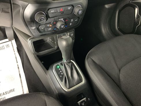 Used 2020 Jeep Renegade Altitude FWD image 25