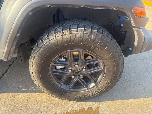 Used 2024 Jeep Wrangler Sport S image 10