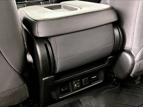 Used 2021 Chevrolet Silverado 1500 LT w/ Z71 Off-Road Package AWD/4WD image 9