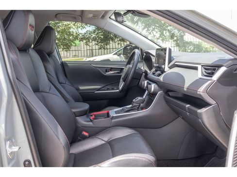 Used 2020 Toyota RAV4 TRD Off-Road w/ TRD Off-Road Weather Package AWD/4WD image 11