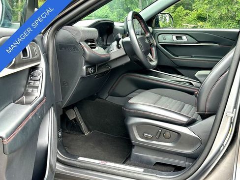Used 2025 Ford Explorer ST-Line AWD/4WD image 10