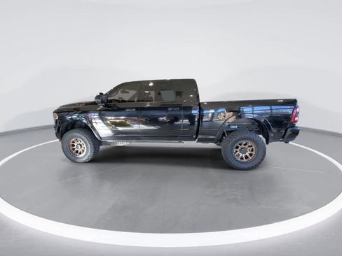 Used 2019 RAM 2500 Laramie w/ Black Appearance Package image 5