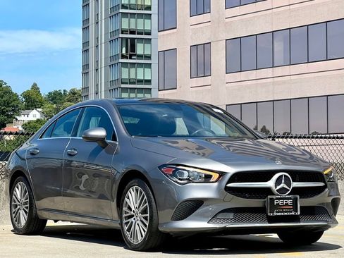 Used 2022 Mercedes-Benz CLA 250 4MATIC image 1