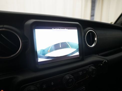 Used 2021 Jeep Wrangler Unlimited Sahara image 19