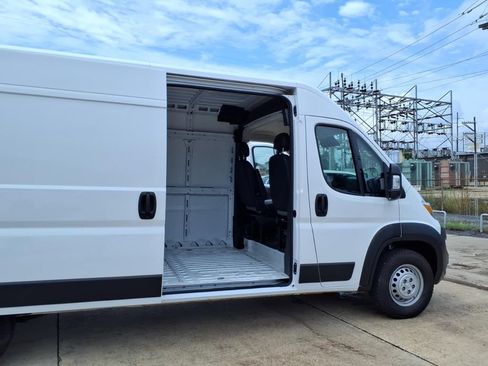 Used 2024 RAM ProMaster 2500 w/ Convenience Group FWD image 19