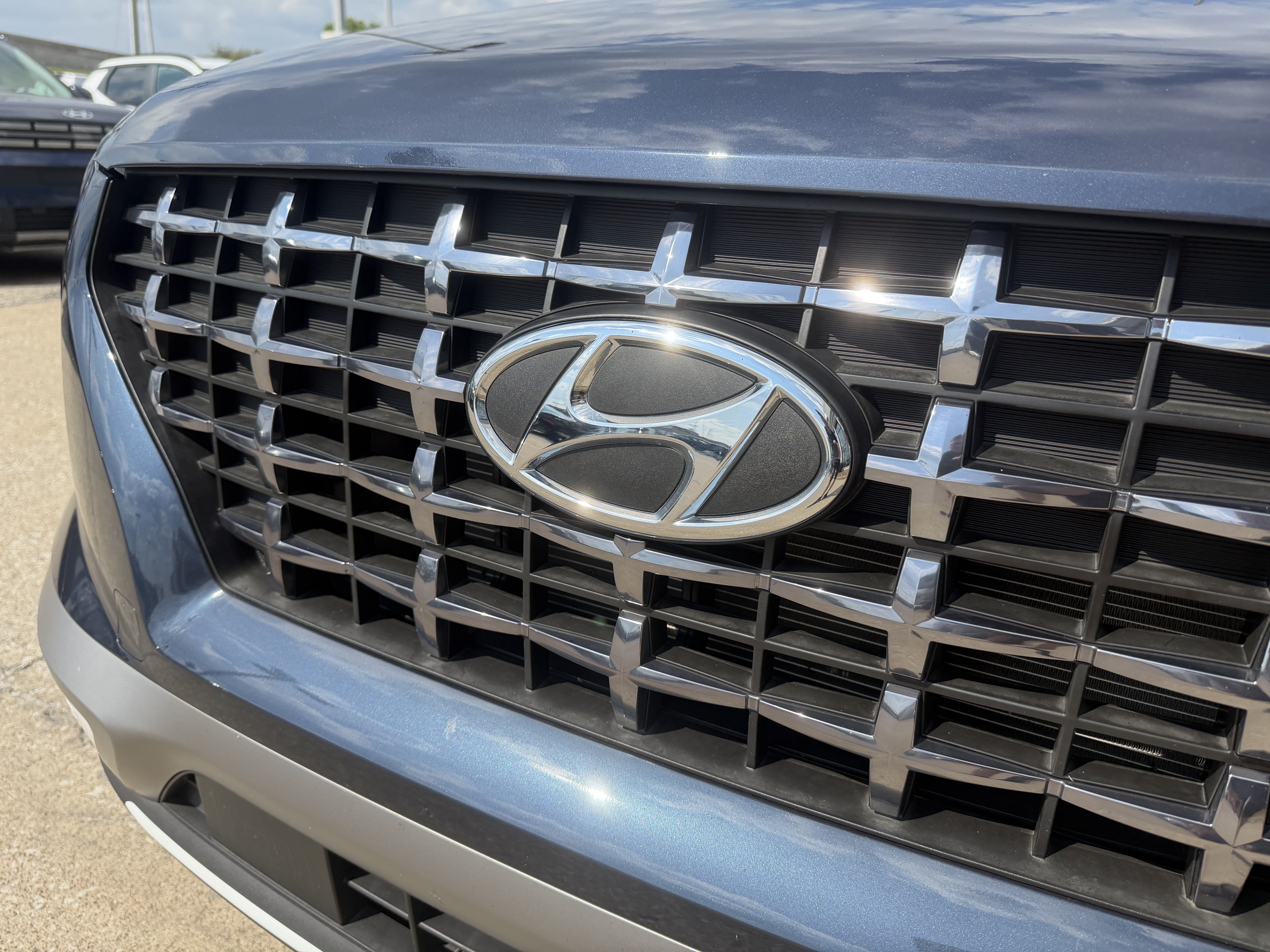 Certified 2025 Hyundai Venue Limited FWD image 18