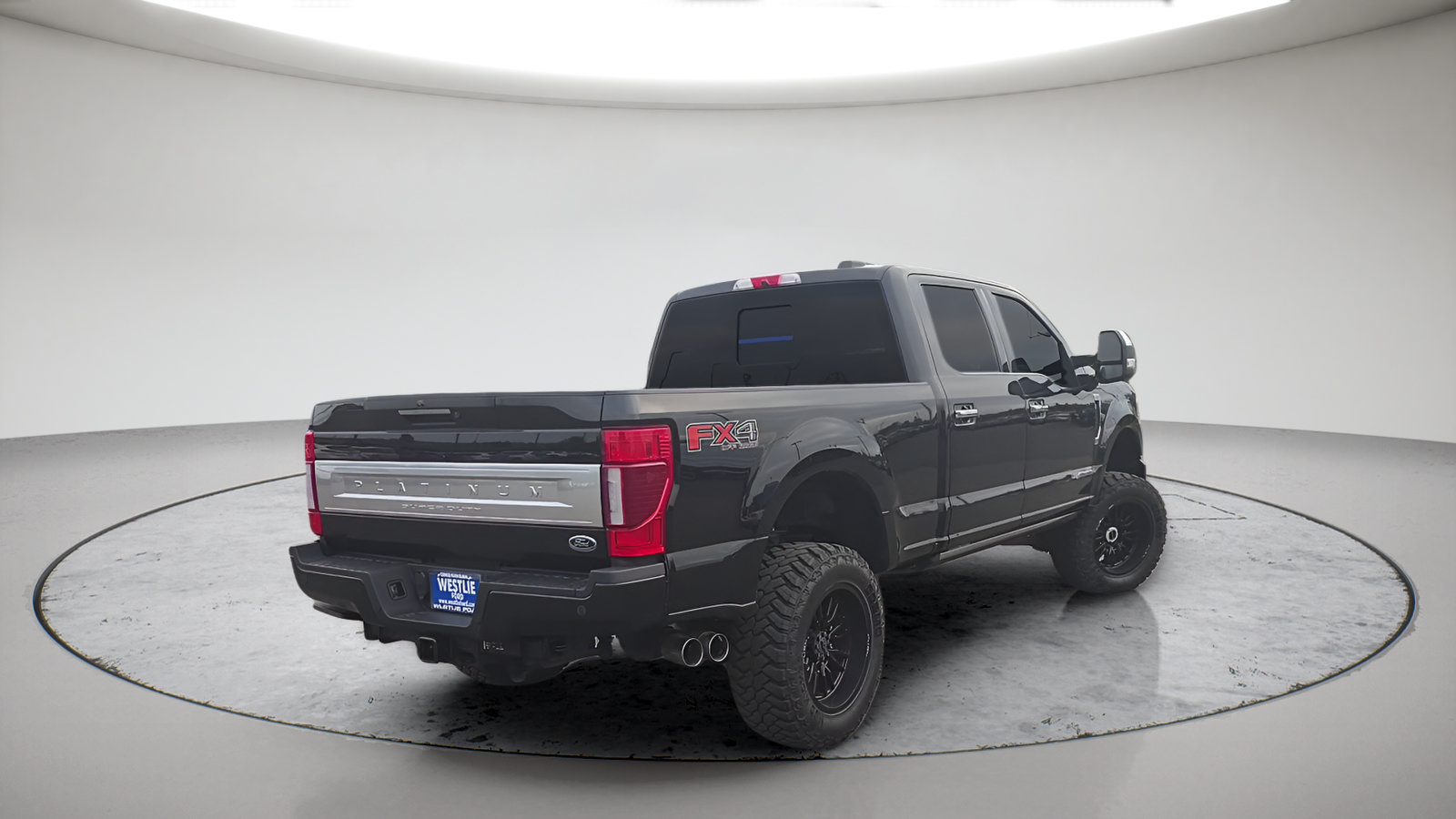 Used 2022 Ford F350 Platinum w/ FX4 Off-Road Package AWD/4WD image 7