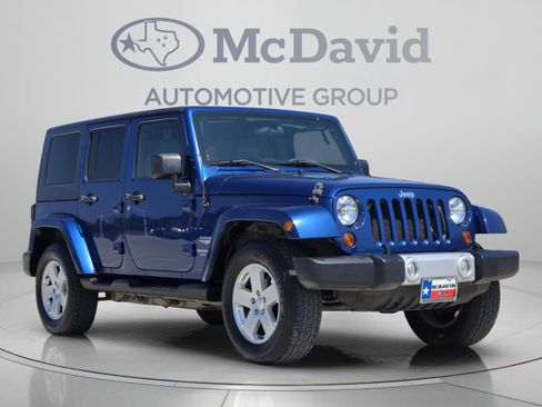 Used 2010 Jeep Wrangler Unlimited Sahara w/ Dual Top Group AWD/4WD image 7