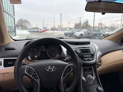 Used 2013 Hyundai Elantra GLS w/ Preferred Pkg image 17