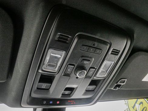 Used 2021 Chevrolet Suburban High Country AWD/4WD image 27