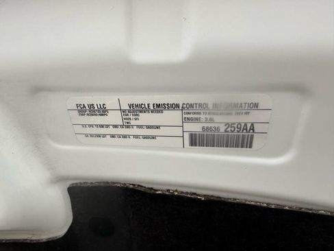 Used 2024 Chrysler Pacifica Touring-L FWD image 24