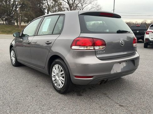 Used 2010 Volkswagen Golf 4-Door image 10