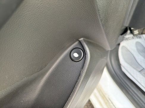 Used 2018 Chevrolet Cruze LT image 20